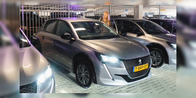 Header klantcase Peugeot 208